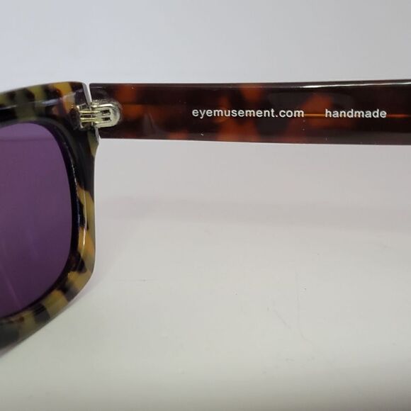 Eyemusement Women\'s Tortoise Zee Sunglasses main image 8